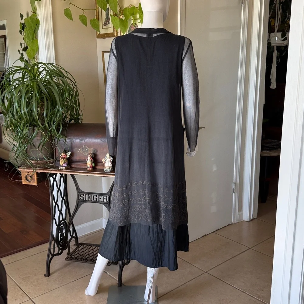 LILITH Elegant Black Short Sleeve with sheer coverup Size M - Picture 4 of 7